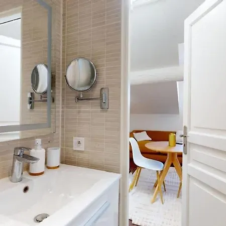 Le Cosy - Cocon Sous Les Toits - Clim & Wi-fi Апартаменты *